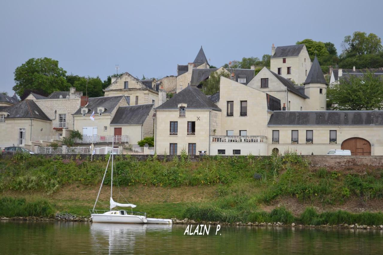 モンソロー Le Prieure Bed & Breakfast エクステリア 写真